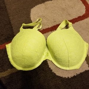 V.S. Bra